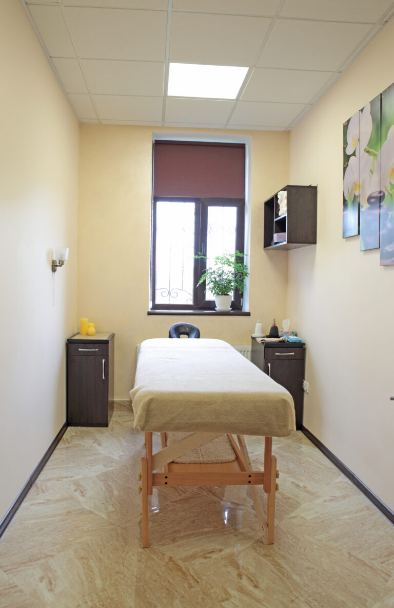 Подробнее о статье Массаж Одесса: шеи спины лица ног цена отзывы