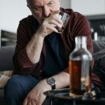 Read more about the article Человек в запое не ест: почему это опасный сигнал?