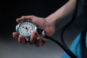 Через сколько нормализуется давление после запоя - сроки и что делать
