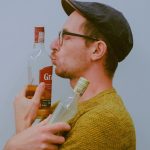 Read more about the article Что делать, если алкоголик просит выпить?